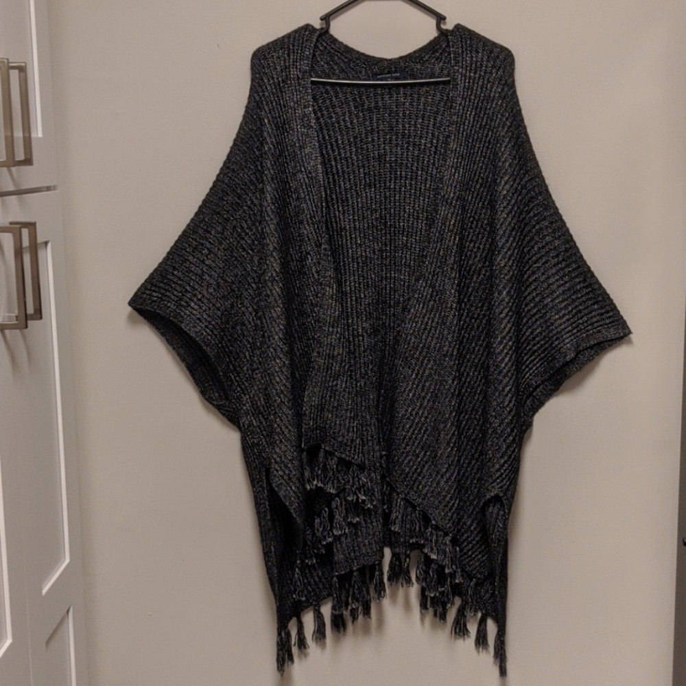 American Eagle Women's poncho
